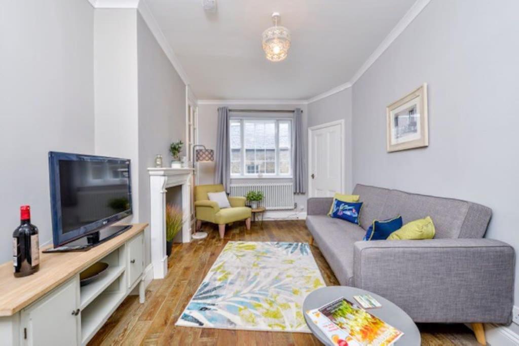 Victorian Townhouse - Stamford Centre - 2 Big Bedrooms, Living Room Kitchen Etc Tastefully Decorated Esterno foto