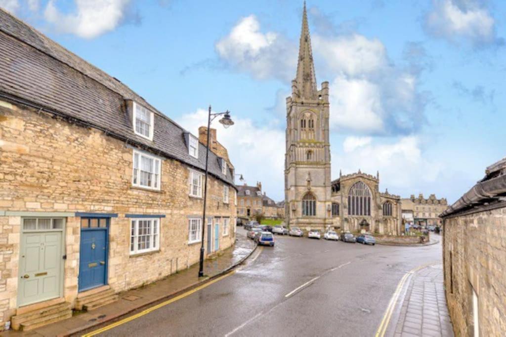 Victorian Townhouse - Stamford Centre - 2 Big Bedrooms, Living Room Kitchen Etc Tastefully Decorated Esterno foto