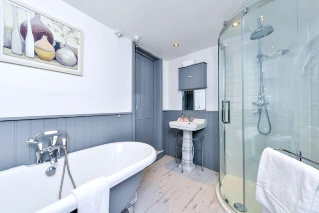 Victorian Townhouse - Stamford Centre - 2 Big Bedrooms, Living Room Kitchen Etc Tastefully Decorated Esterno foto